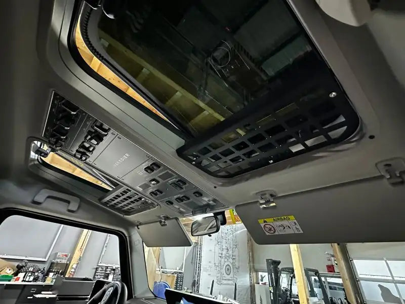 Load image into Gallery viewer, Black Sheep Interior M.O.L.L.E Safari Windows Ineos Grenadier